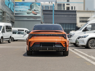 Lynk&Co 03  Фото №5